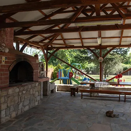 特斯雷利公寓 *